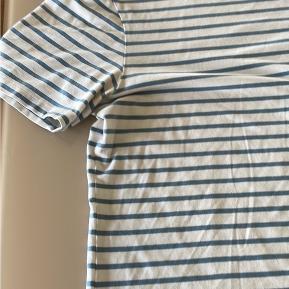 Lululemon tshirt - Picture 2 of 5